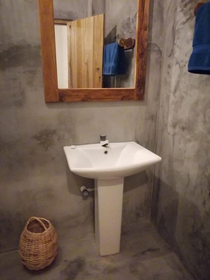 The Surf Access Guest House Arugam Bay Esterno foto