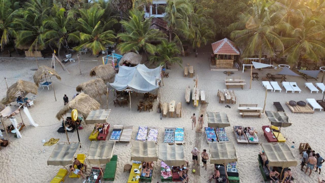 The Surf Access Guest House Arugam Bay Esterno foto